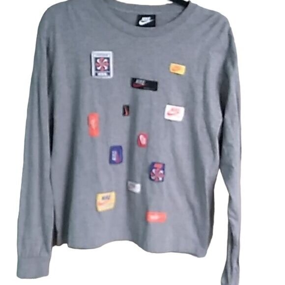 Nike Sportswear Patchwork Logo Gray Long Sleeve Crewneck T-shirt - Picture 2 of 6
